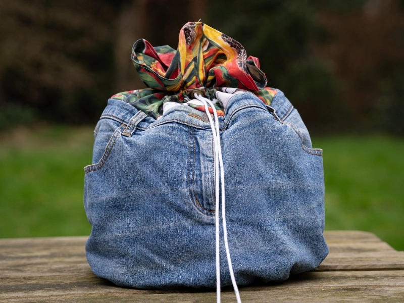 Outfits famous pruttelzak from denim waste | Waste Alchemists