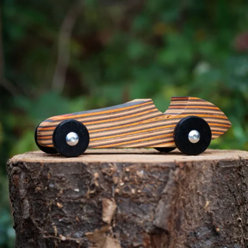 skateboard_car_skateriors